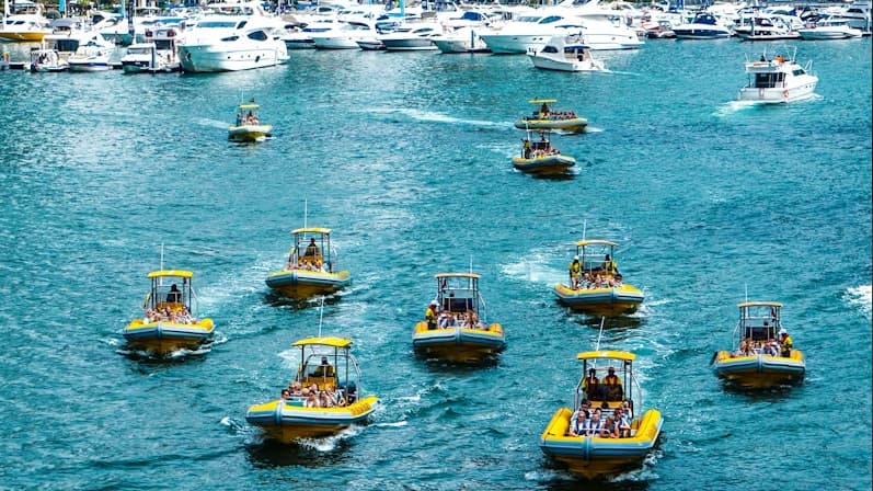 Save Up to 34% with Combo: 99 Minutes Premium Boat Tour + FREE Dubai Frame - Image 3