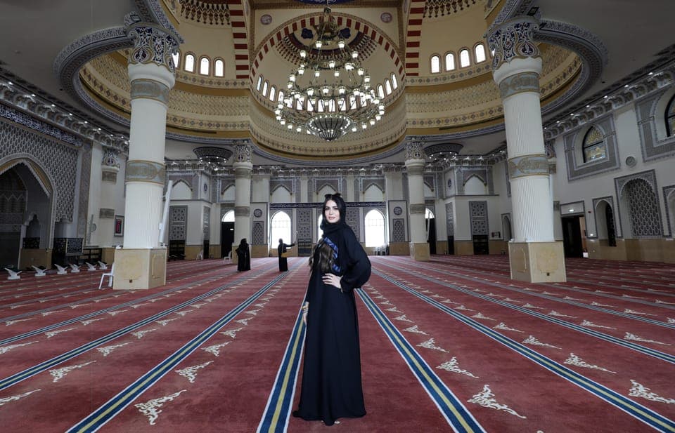 Dubai City Tour with Frame Ticket, Creek, Souks and Blue Mosque - Image 6
